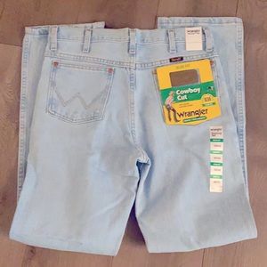 Men’s Wrangler Cowboy Cut Slim Fit jeans. NWT in bleached dye